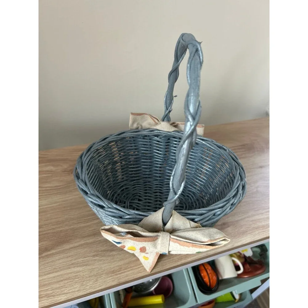 N/A vintage wicker